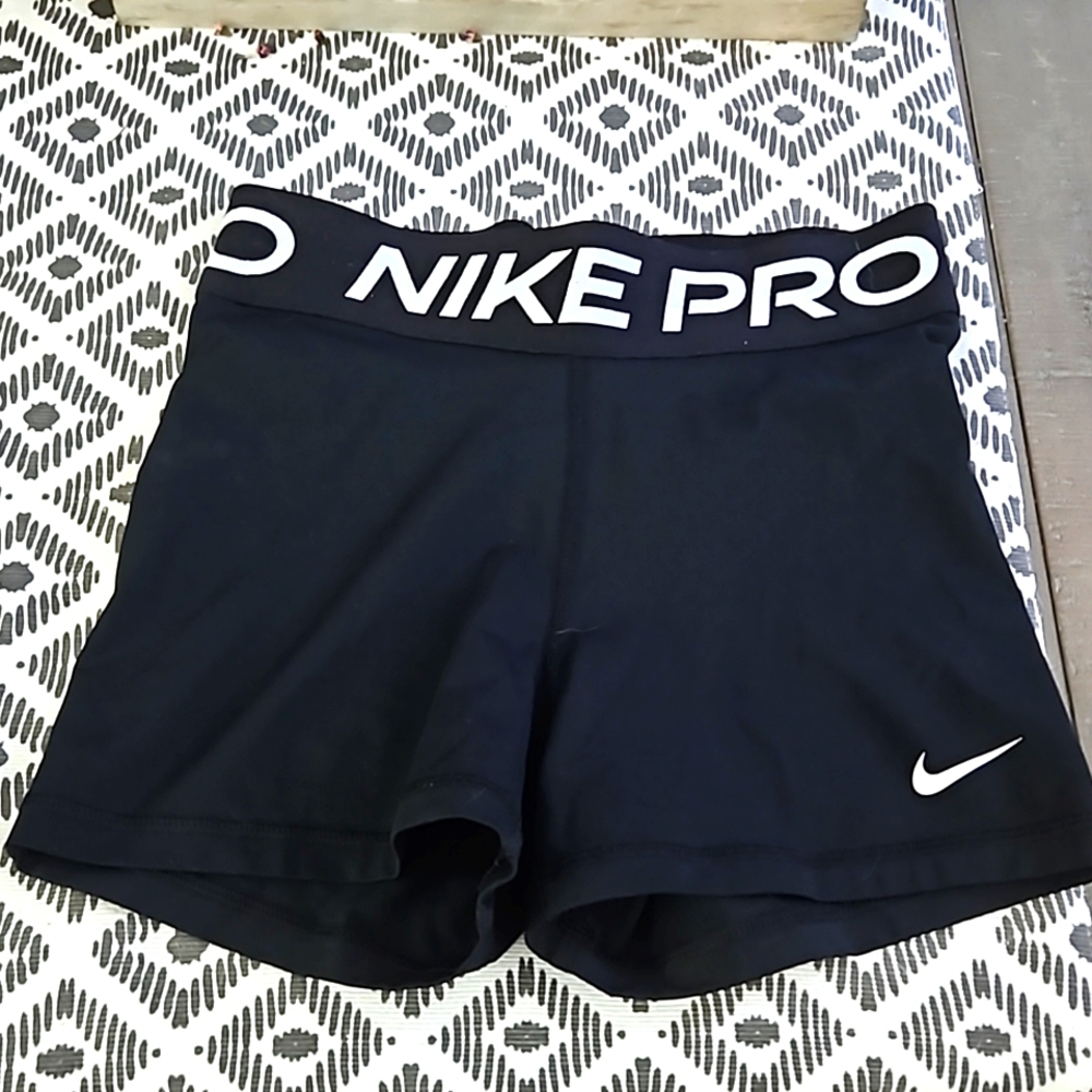 Nike pros XS